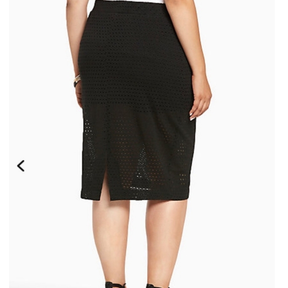 Torrid Black Eyelet Midi Pencil Skirt With Shorts 3X 22/24 NWT - Picture 2 of 2